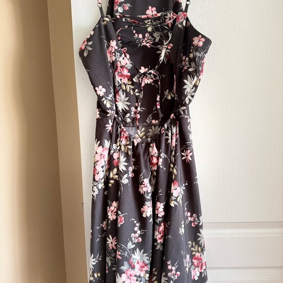 Floral Dress - Picture 2 of 3